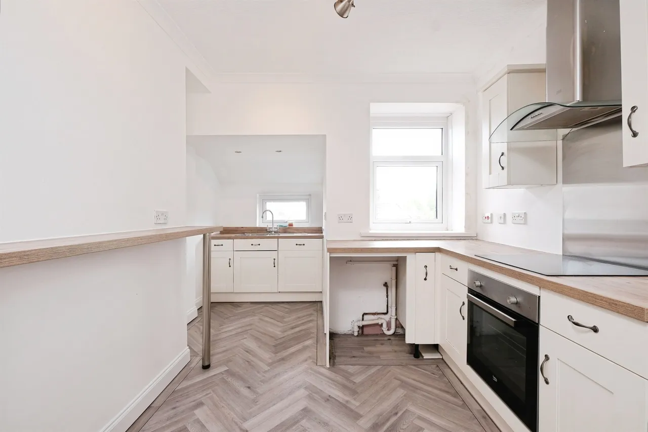 Lanelay Terrace, Pontypridd, CF37, photo 2