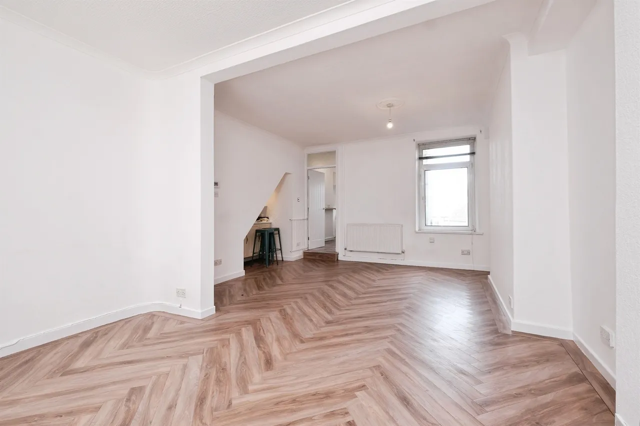 Lanelay Terrace, Pontypridd, CF37, photo 5