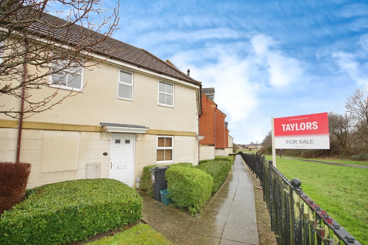 2 bed flat for sale — Champs Sur Marne, Bradley Stoke, Bristol, BS32