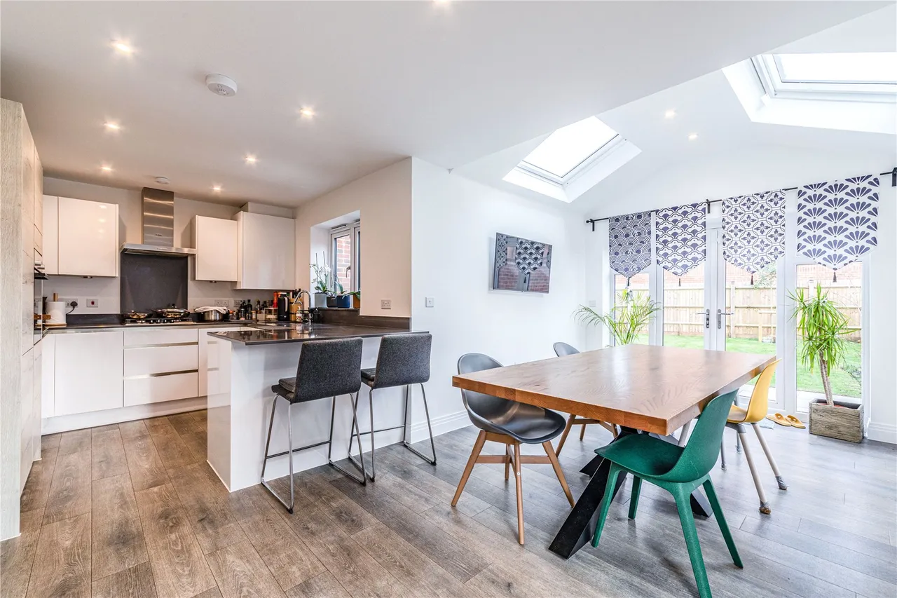 Botleys Road, Ottershaw, KT16, photo 2