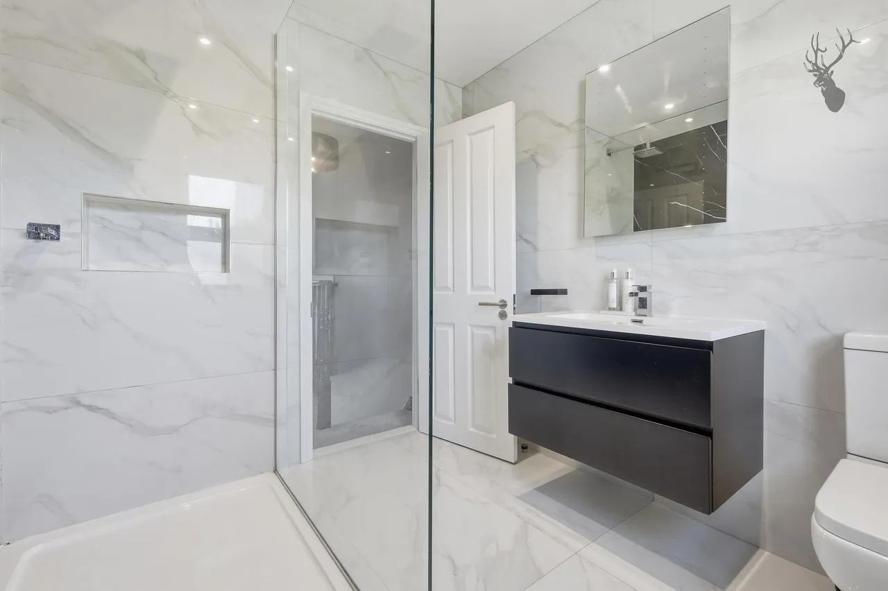 Alfred Road, Buckhurst Hill, IG9, photo 14