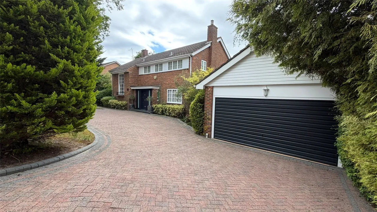 Coombehurst Close, Hadley Wood, EN4 0JU, photo 2