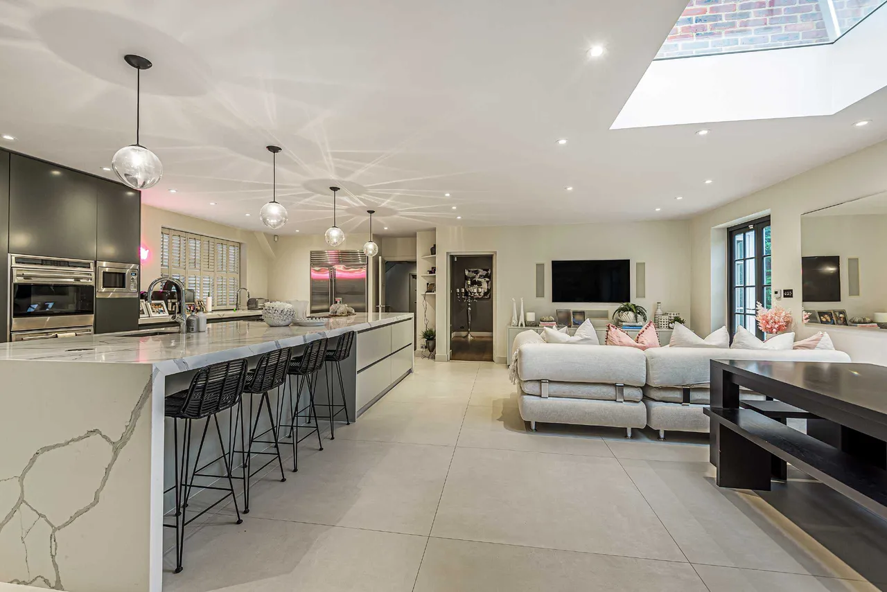 Coombehurst Close, Hadley Wood, EN4 0JU, photo 8