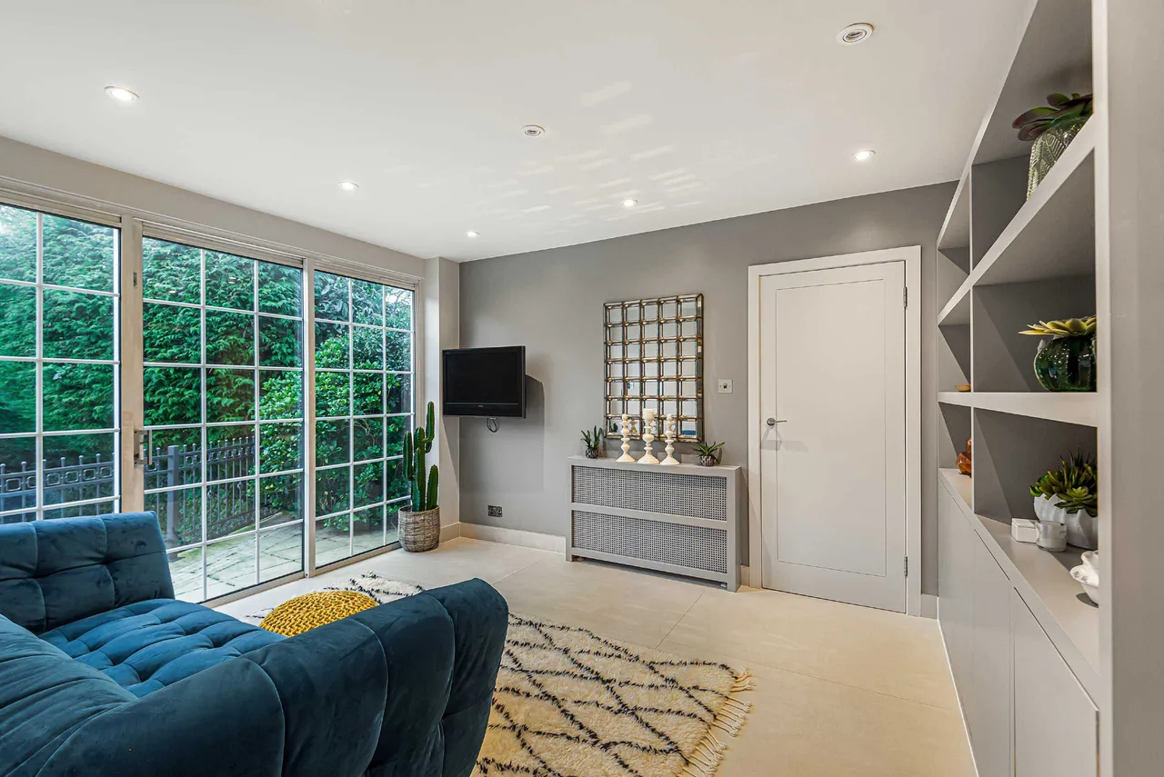 Coombehurst Close, Hadley Wood, EN4 0JU, photo 13