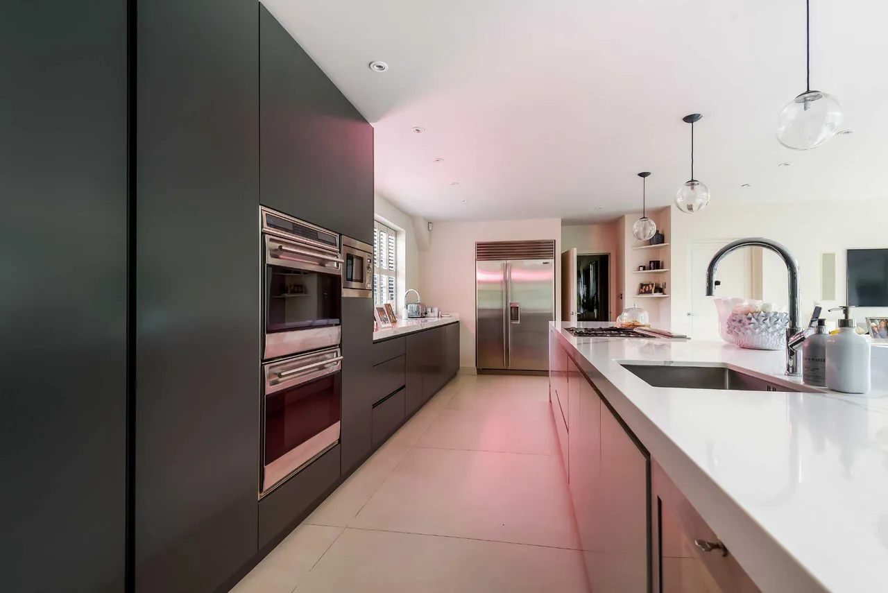 Coombehurst Close, Hadley Wood, EN4 0JU, photo 6