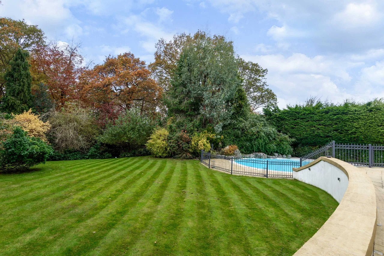 Coombehurst Close, Hadley Wood, EN4 0JU, photo 23