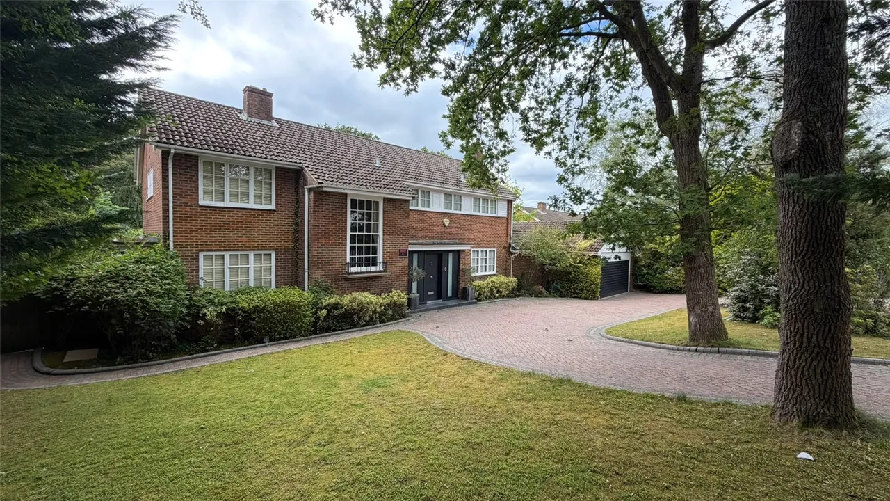 5 bed house for sale — Coombehurst Close, Hadley Wood, EN4 0JU
