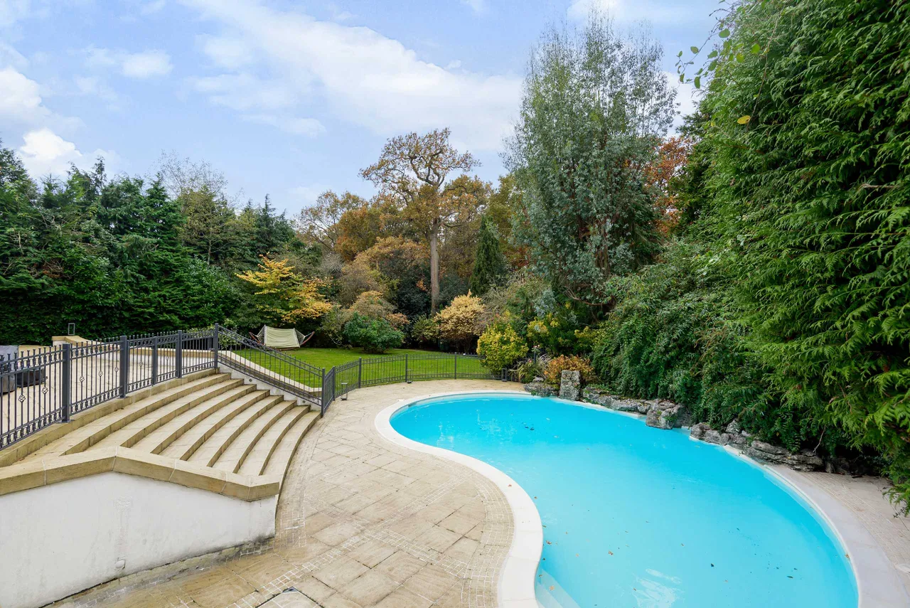 Coombehurst Close, Hadley Wood, EN4 0JU, photo 22