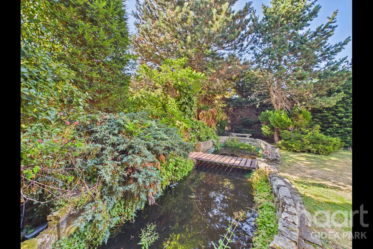 Lake Rise, Romford, RM1, photo 27