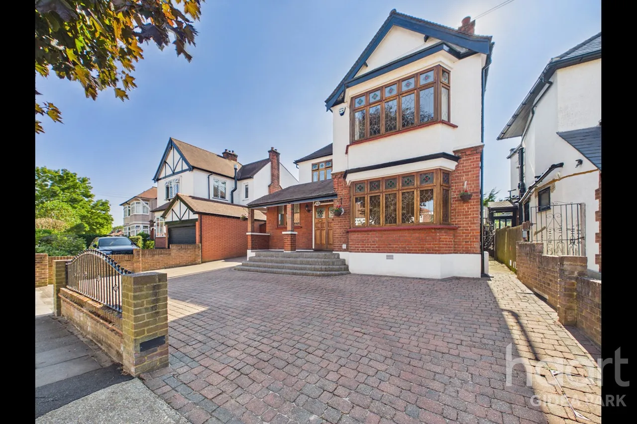 Lake Rise, Romford, RM1, photo 32