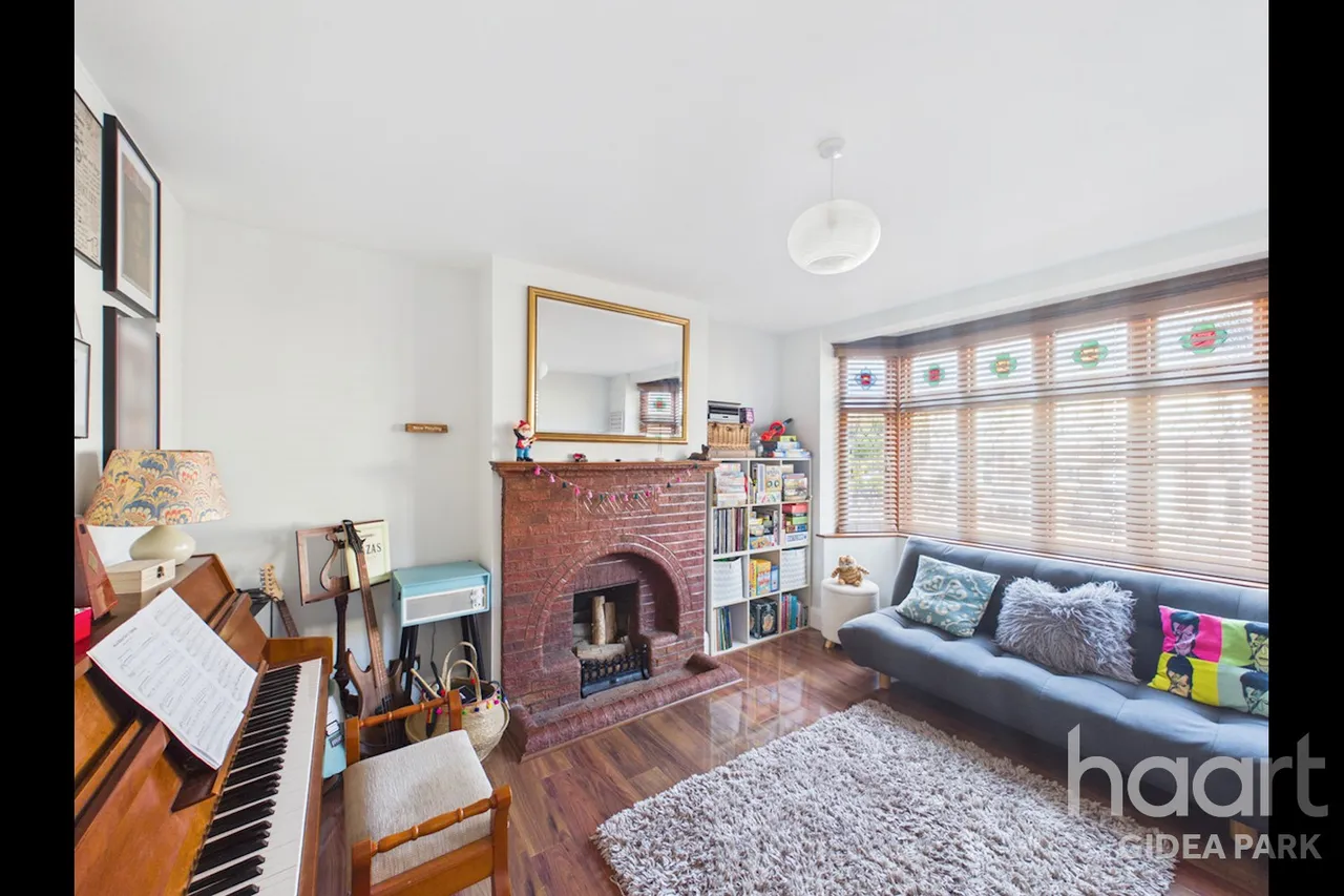 Lake Rise, Romford, RM1, photo 13