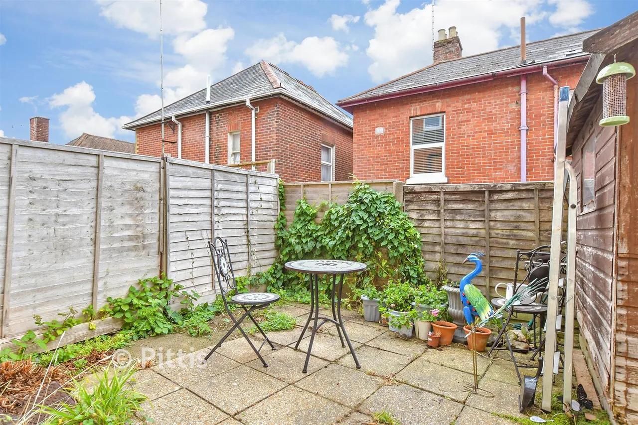 Spring Gardens, Shanklin, PO37, photo 7