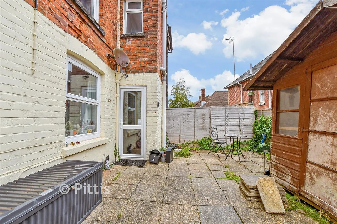 Spring Gardens, Shanklin, PO37, photo 8