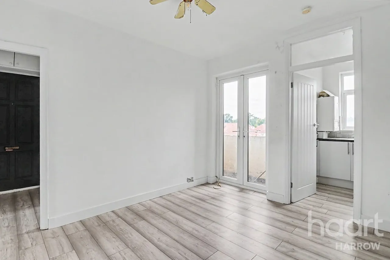 Honeypot Lane, Stanmore, HA7, photo 3