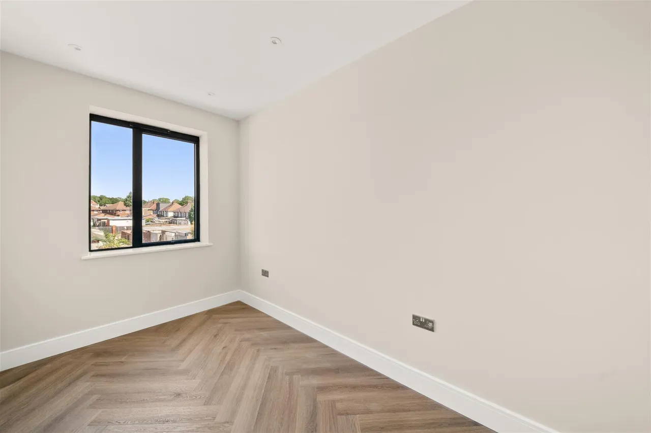 Field Road, Feltham, photo 9