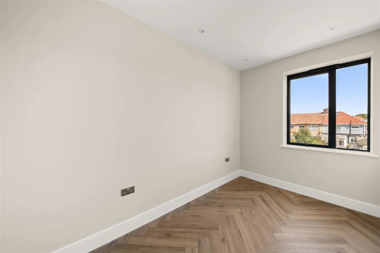 Field Road, Feltham, photo 10