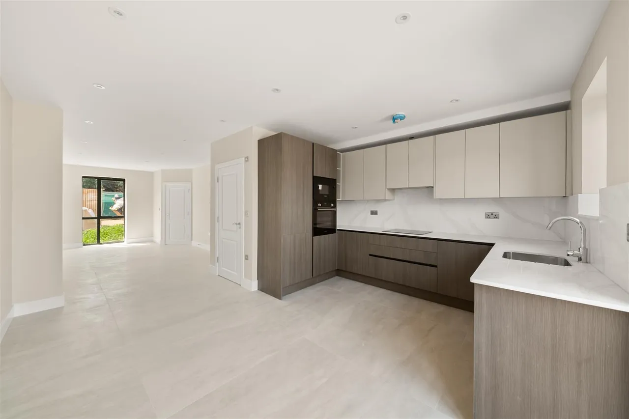 Field Road, Feltham, photo 2