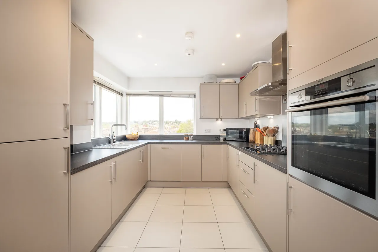 Kingston Road, London, SW20, photo 2
