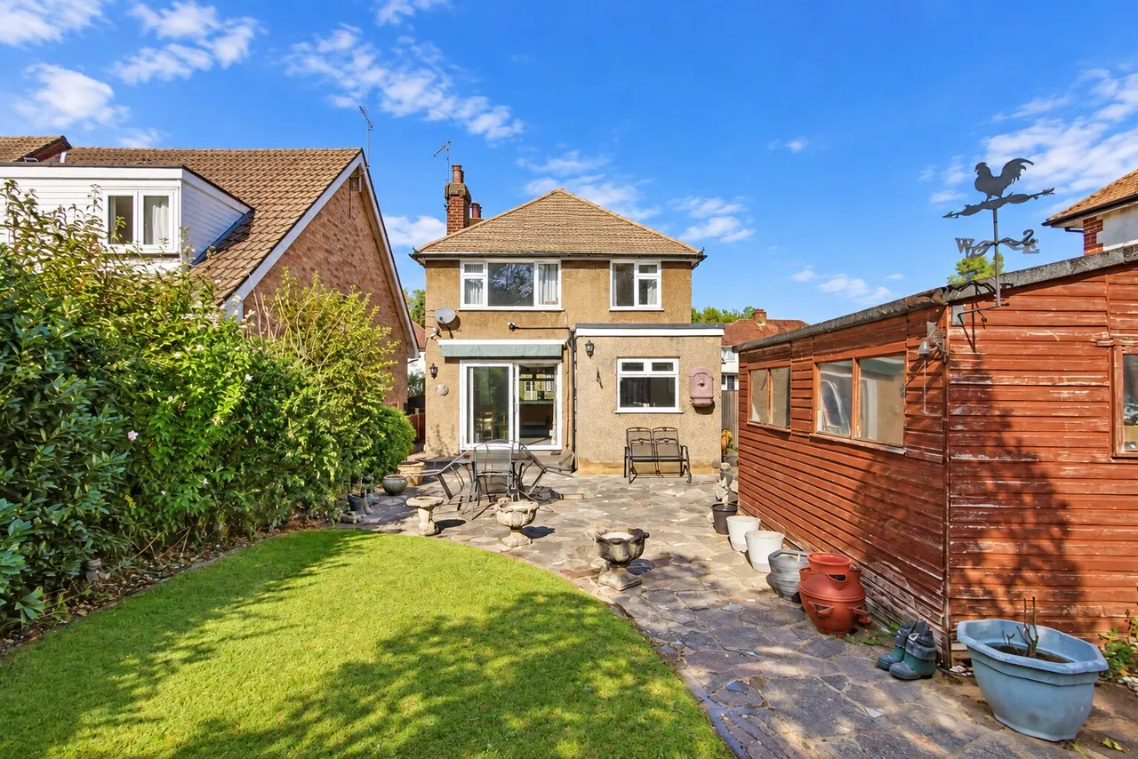 St. Annes Road, London Colney, AL2, photo 13