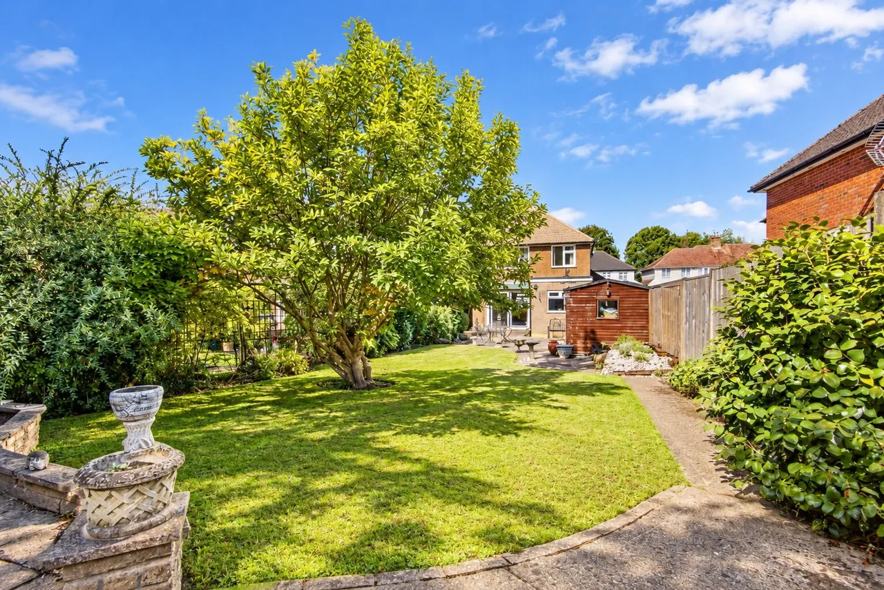 St. Annes Road, London Colney, AL2, photo 4