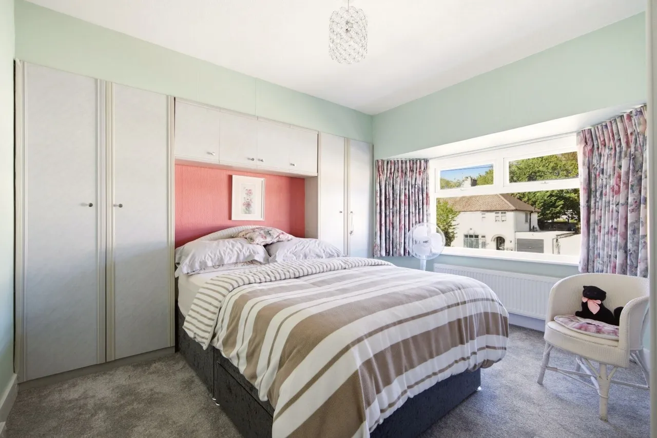 St. Annes Road, London Colney, AL2, photo 9