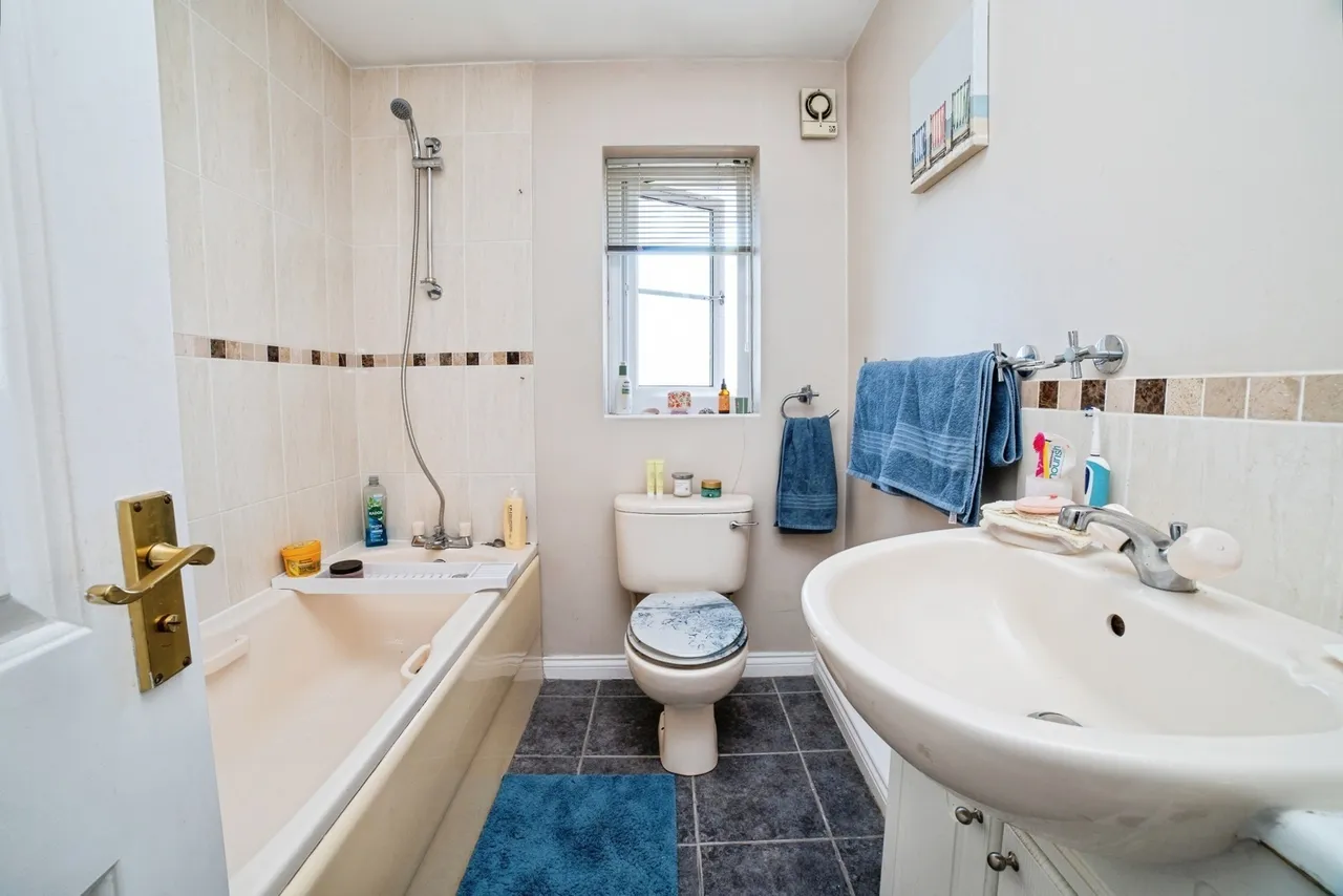 Clay Pit Way, CHESTERFIELD, Derbyshire, S43, photo 18