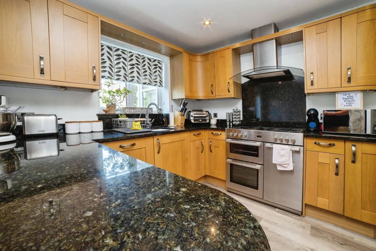 Clay Pit Way, CHESTERFIELD, Derbyshire, S43, photo 6