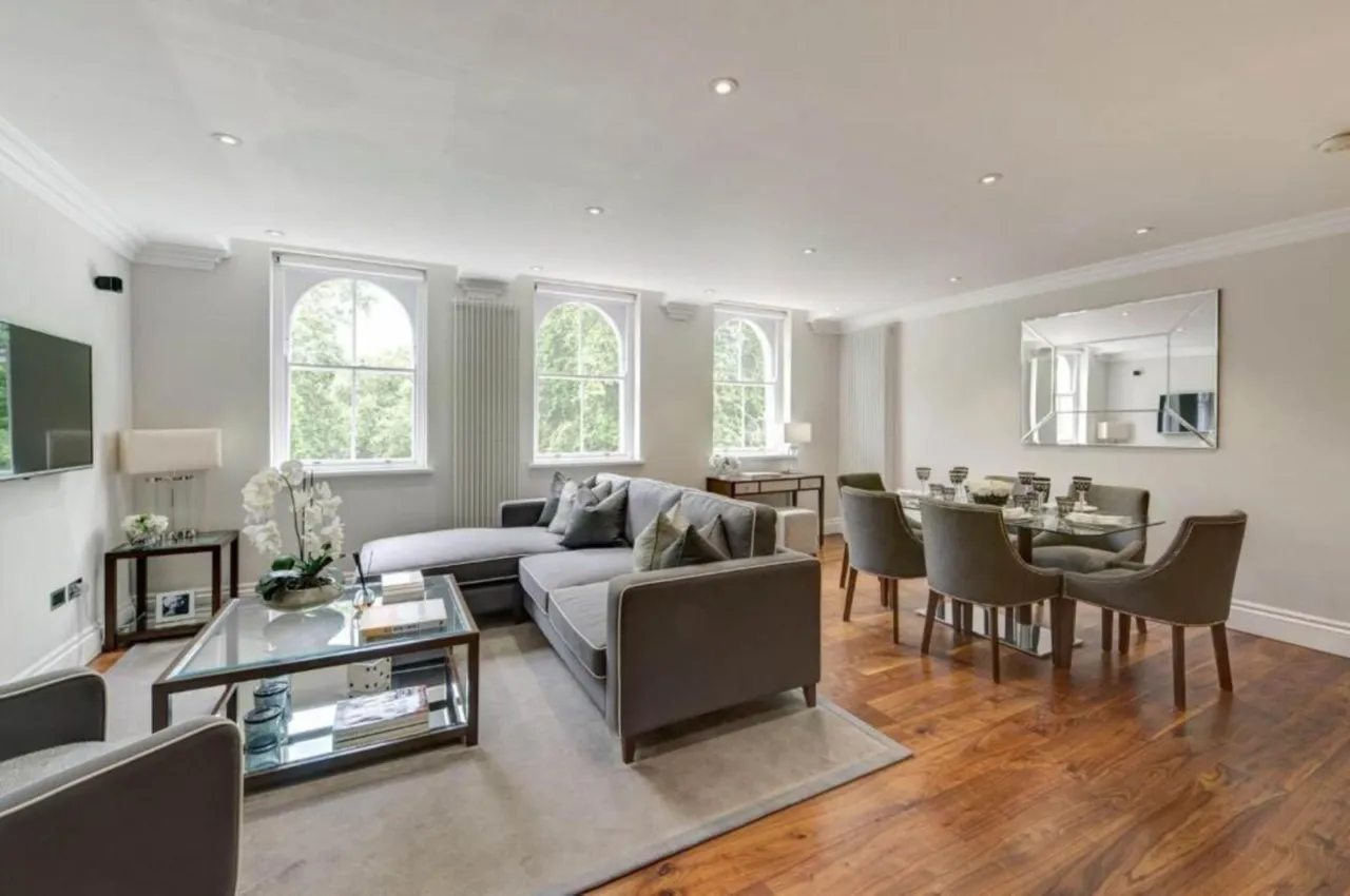 2 bed flat to rent, Kensington Gardens Square, Hyde Park, W2