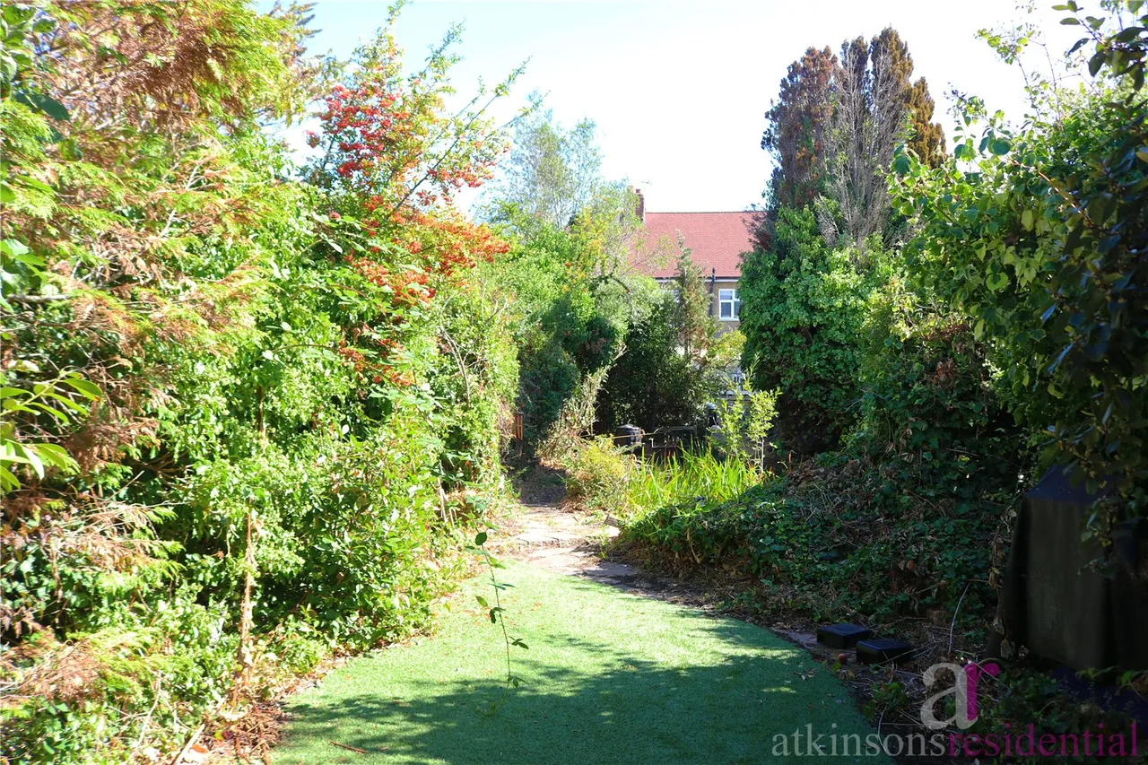Ladysmith Road, Enfield, Middlesex, EN1 3AE, photo 3