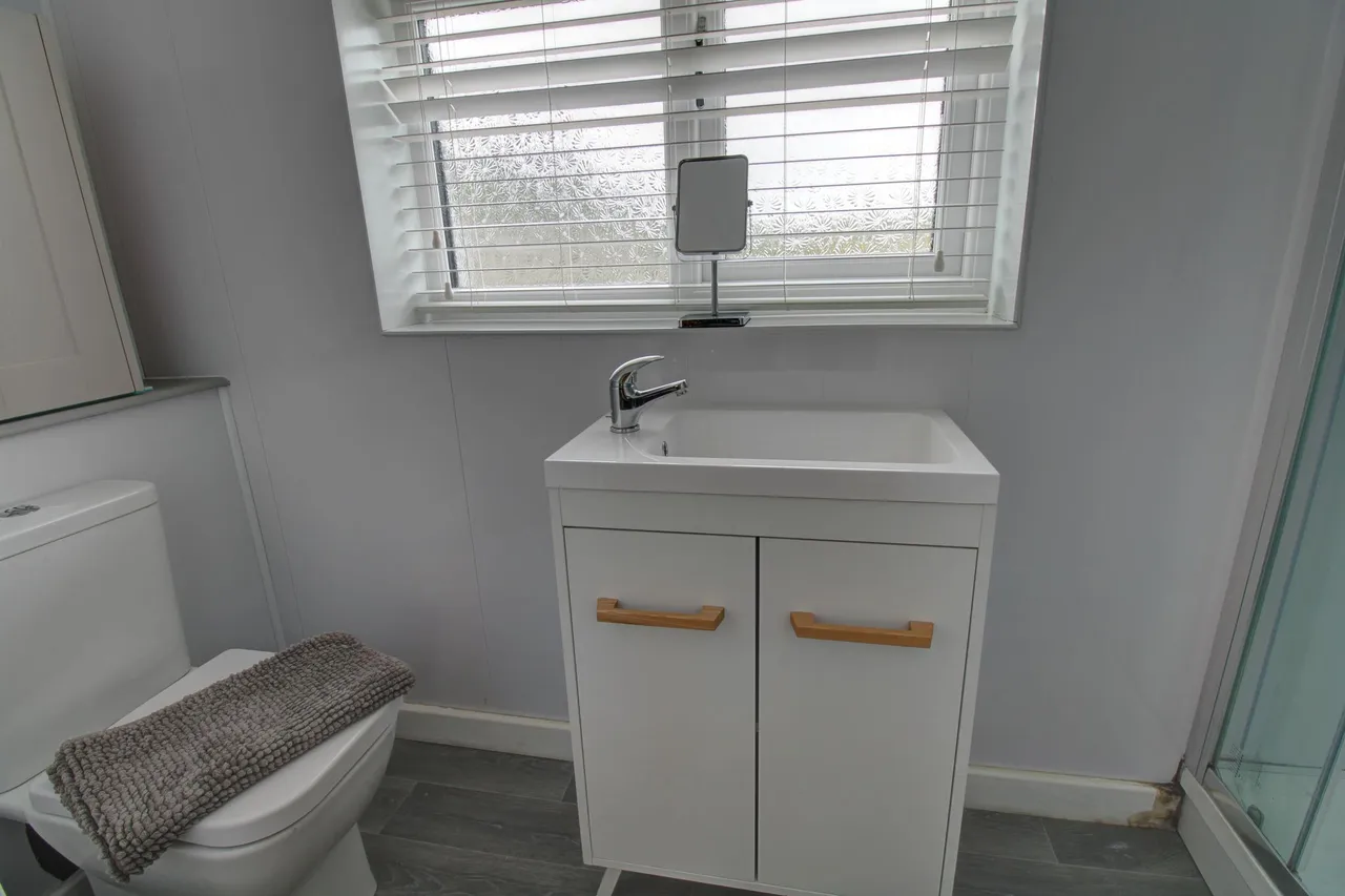High Road, Felixstowe, IP11, photo 6
