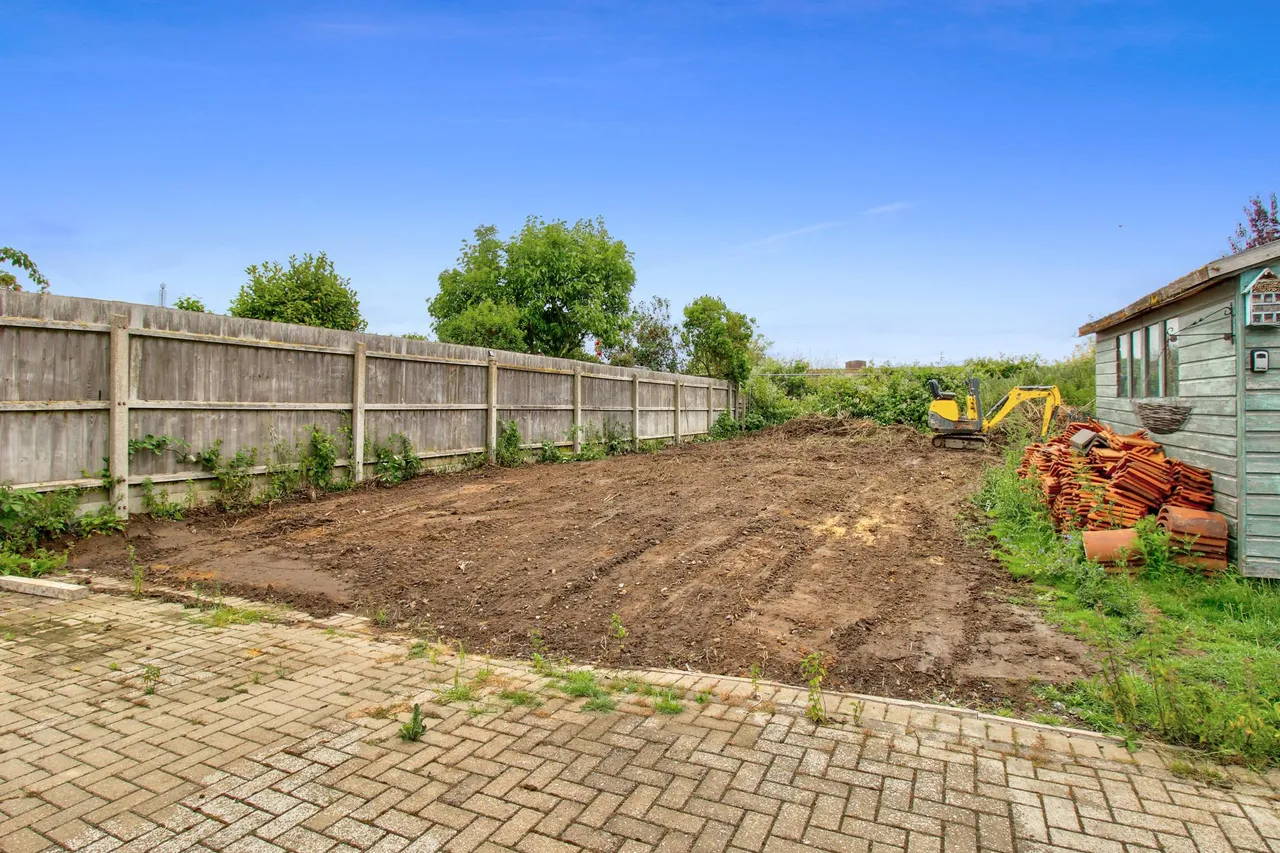 High Road, Felixstowe, IP11, photo 16