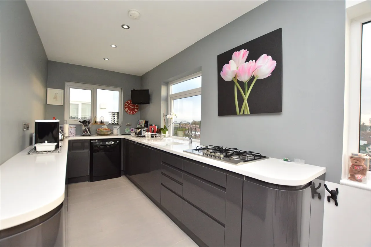 Sandmoor Court, Alwoodley, photo 6