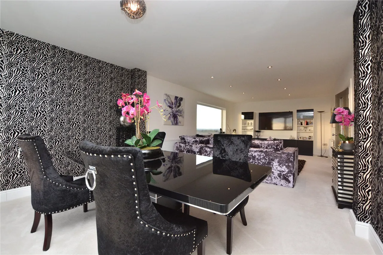 Sandmoor Court, Alwoodley, photo 7
