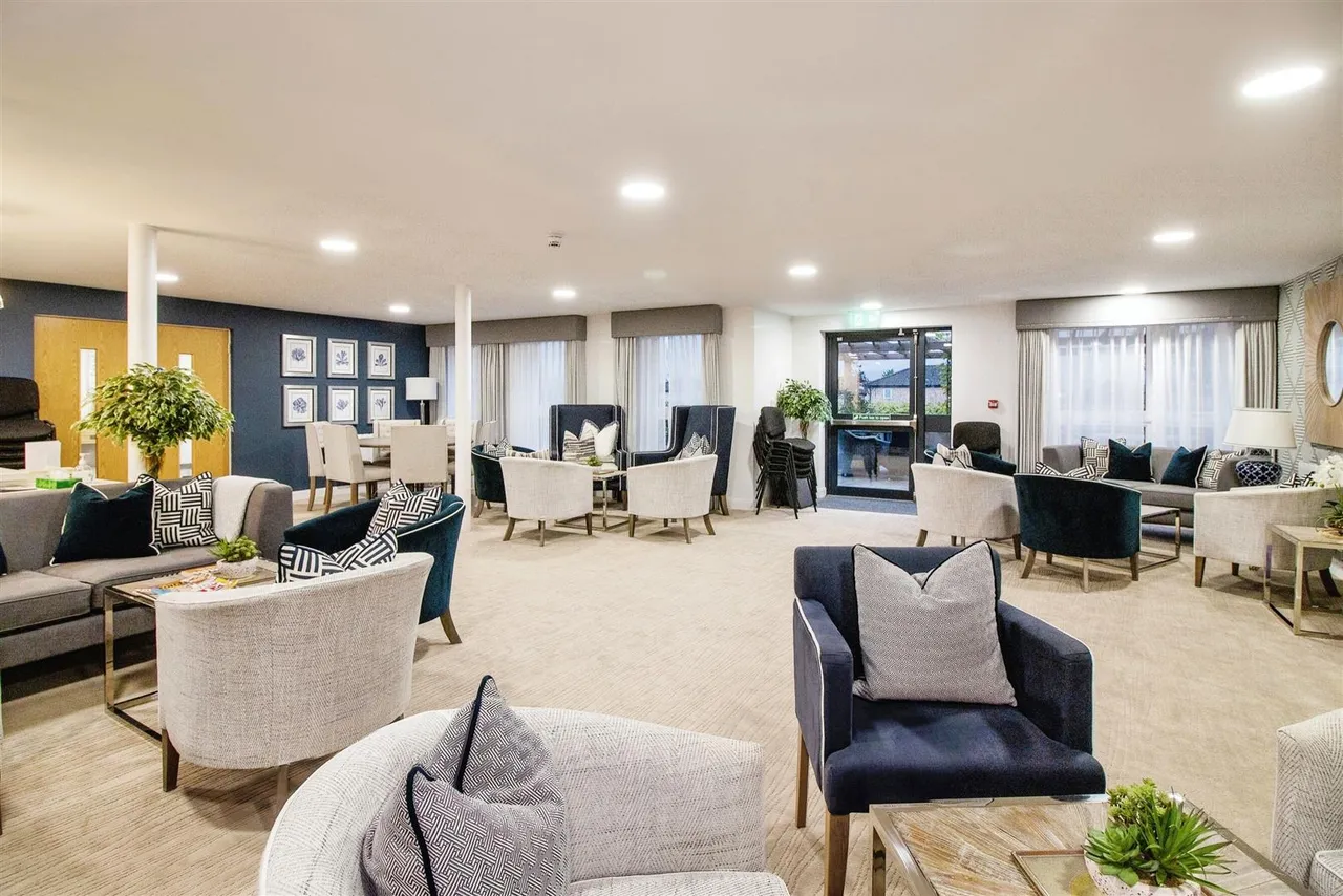 Hindhead Knoll, Walnut Tree, MK7, photo 20