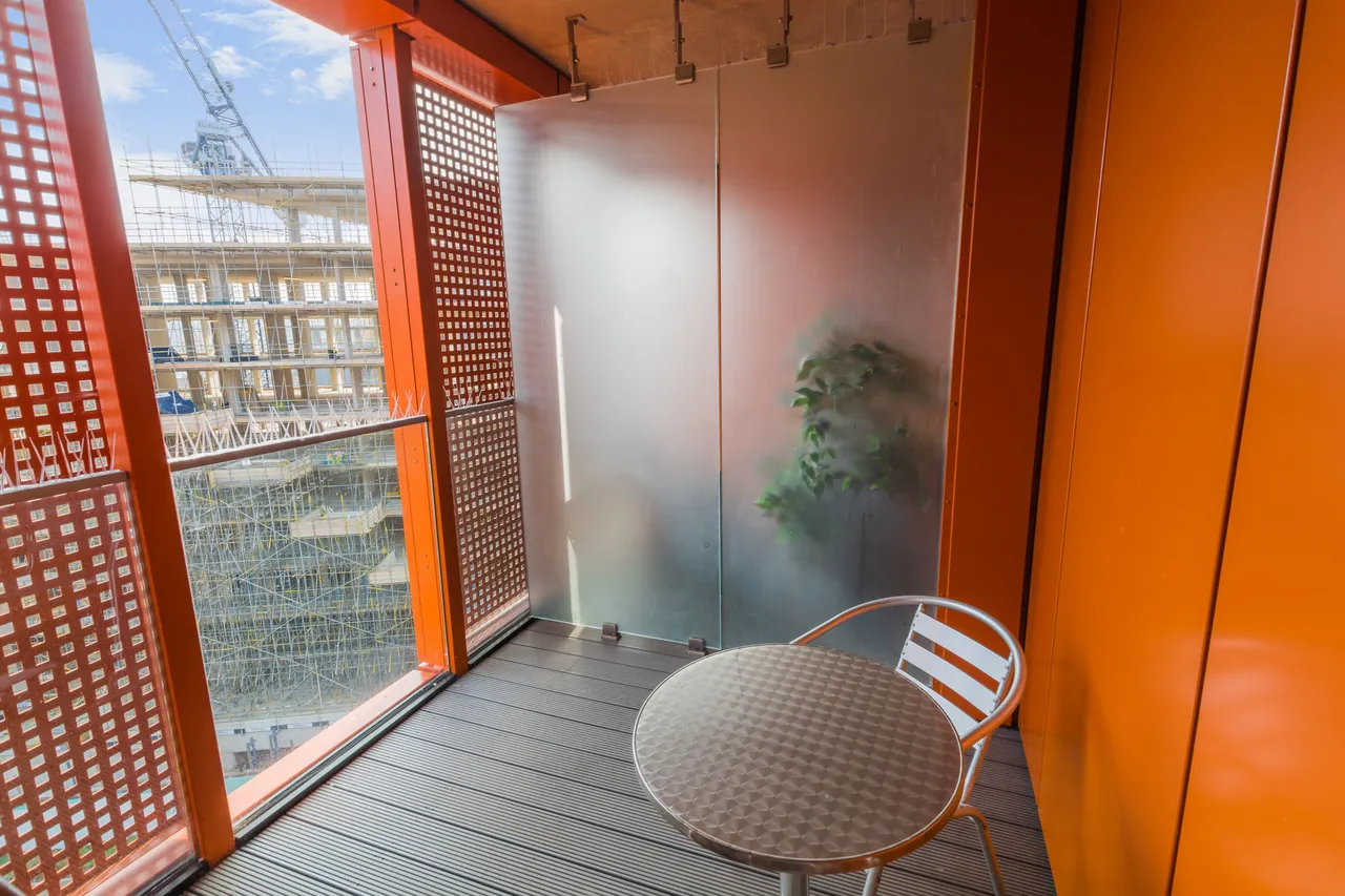 Apartment 47, Gordian Apartments, 34 Cable Walk, London, photo 6