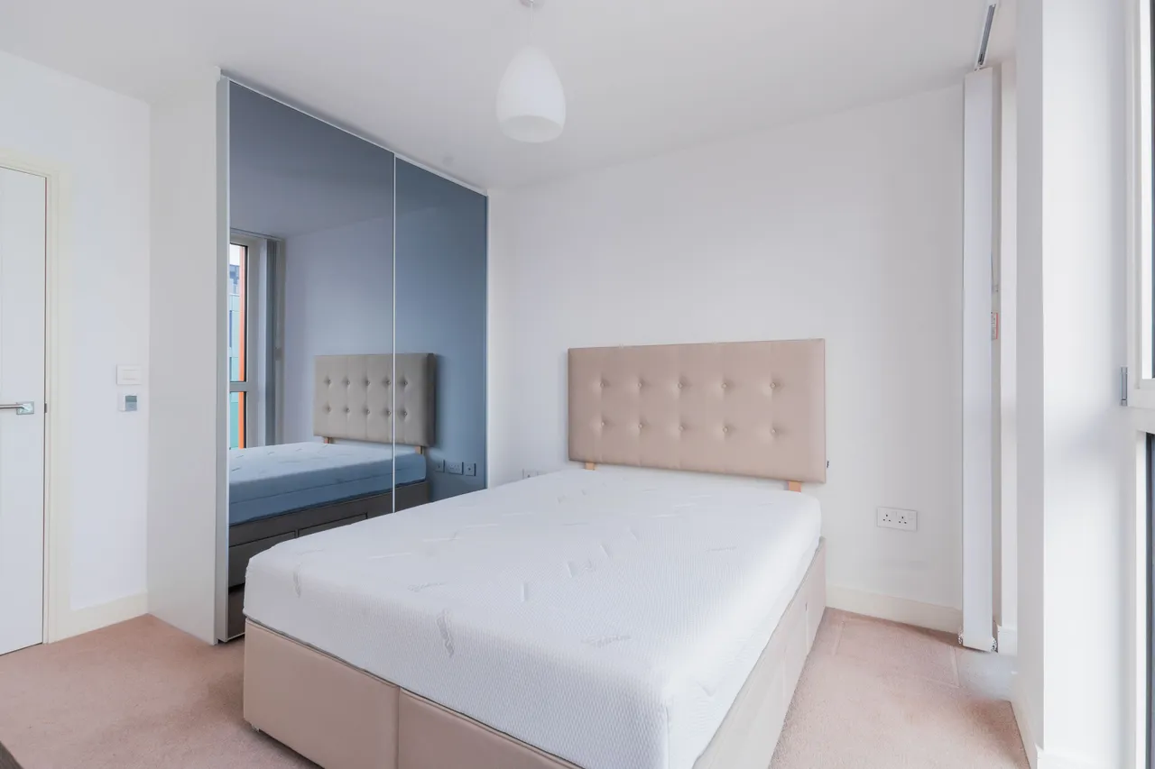 Apartment 47, Gordian Apartments, 34 Cable Walk, London, photo 4