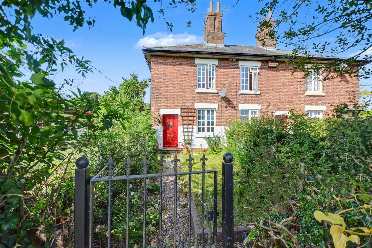 2 bed house for sale, Woodpecker Hill, Dale Abbey, DE7
