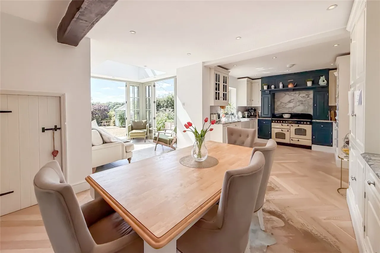 4 bed house for sale — Luton Road, Harpenden, AL5 3QF