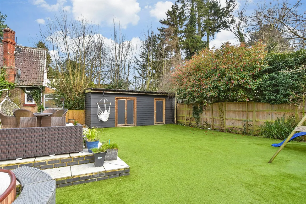 Manor Road, Cobham, DA13, photo 12