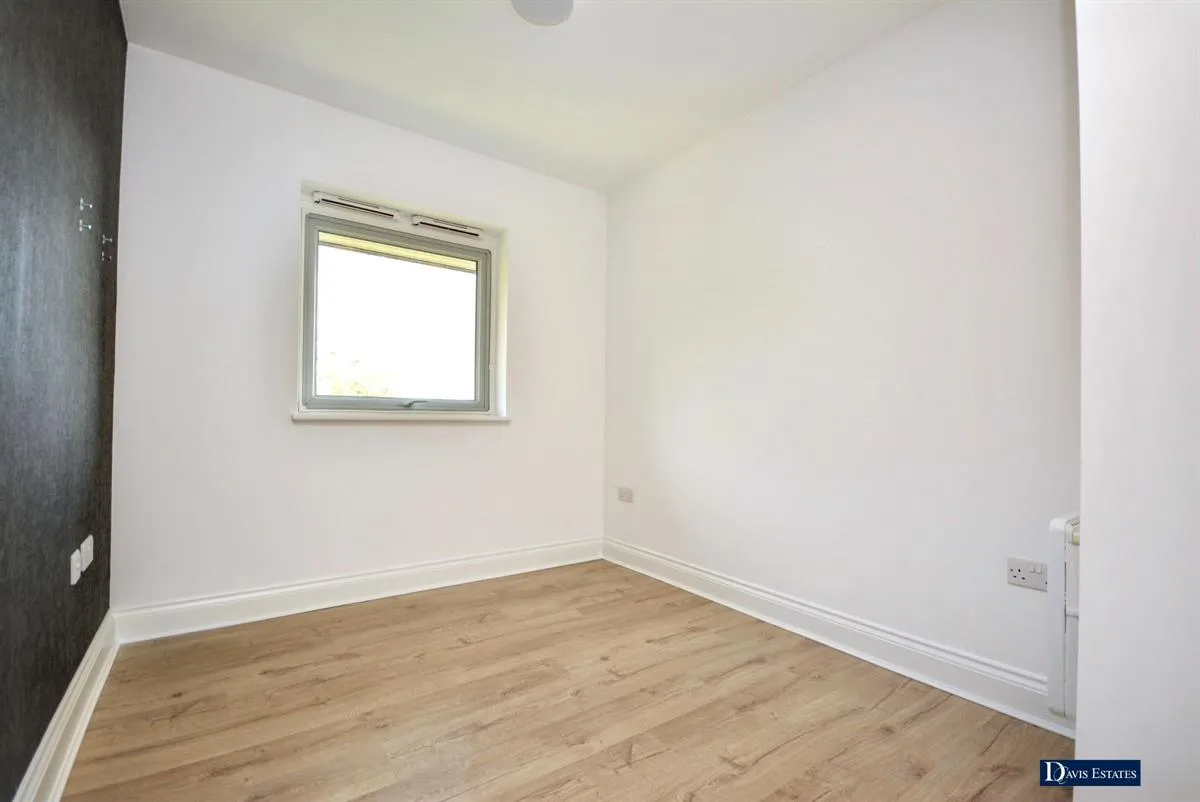 Stafford Avenue, Ardleigh Green, RM11, photo 8