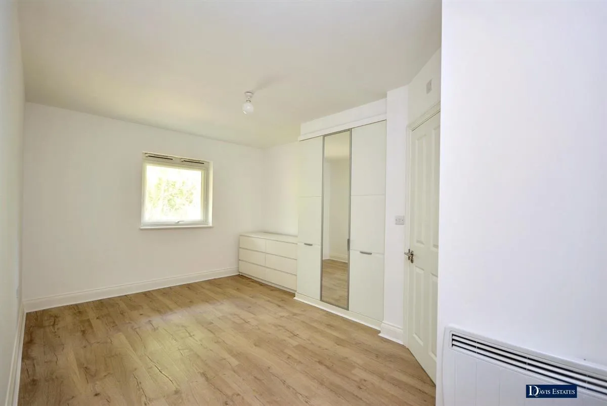 Stafford Avenue, Ardleigh Green, RM11, photo 4