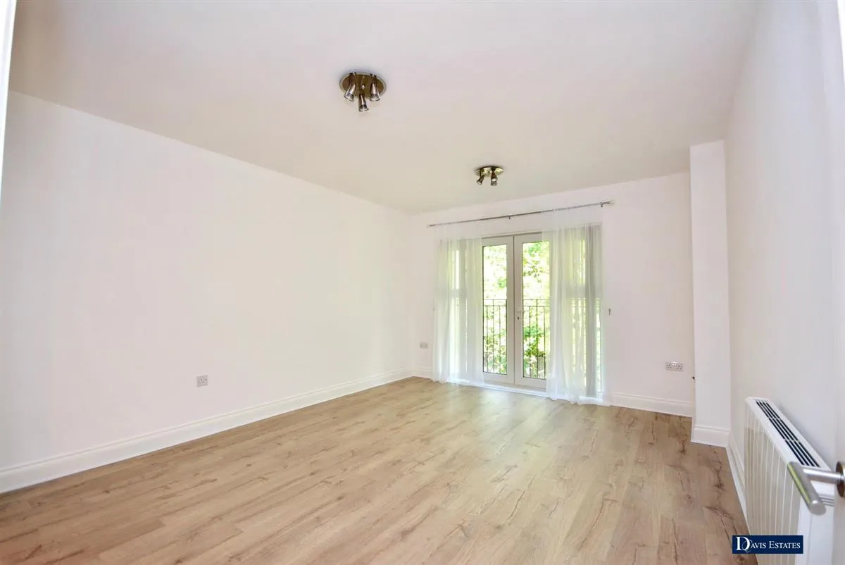 Stafford Avenue, Ardleigh Green, RM11, photo 2
