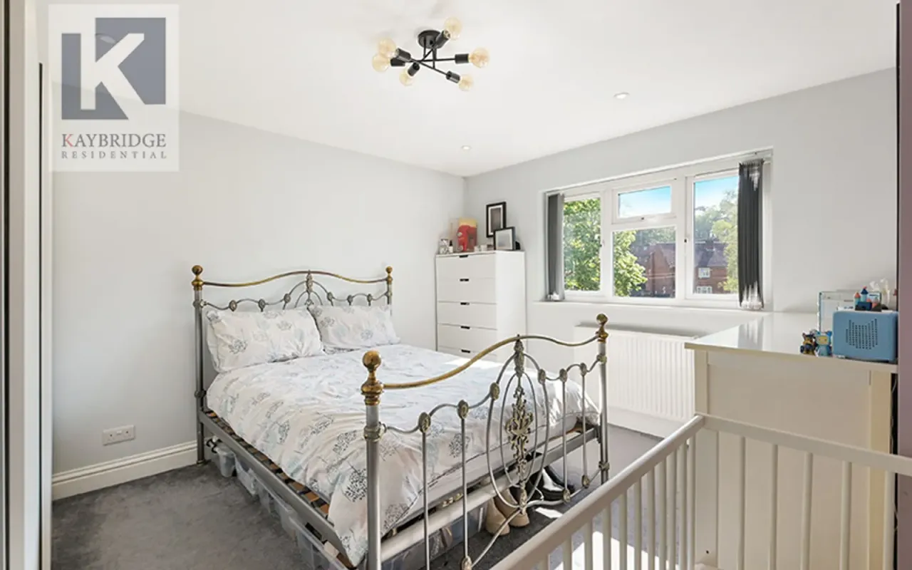 Dale View, Headley, KT18, photo 11