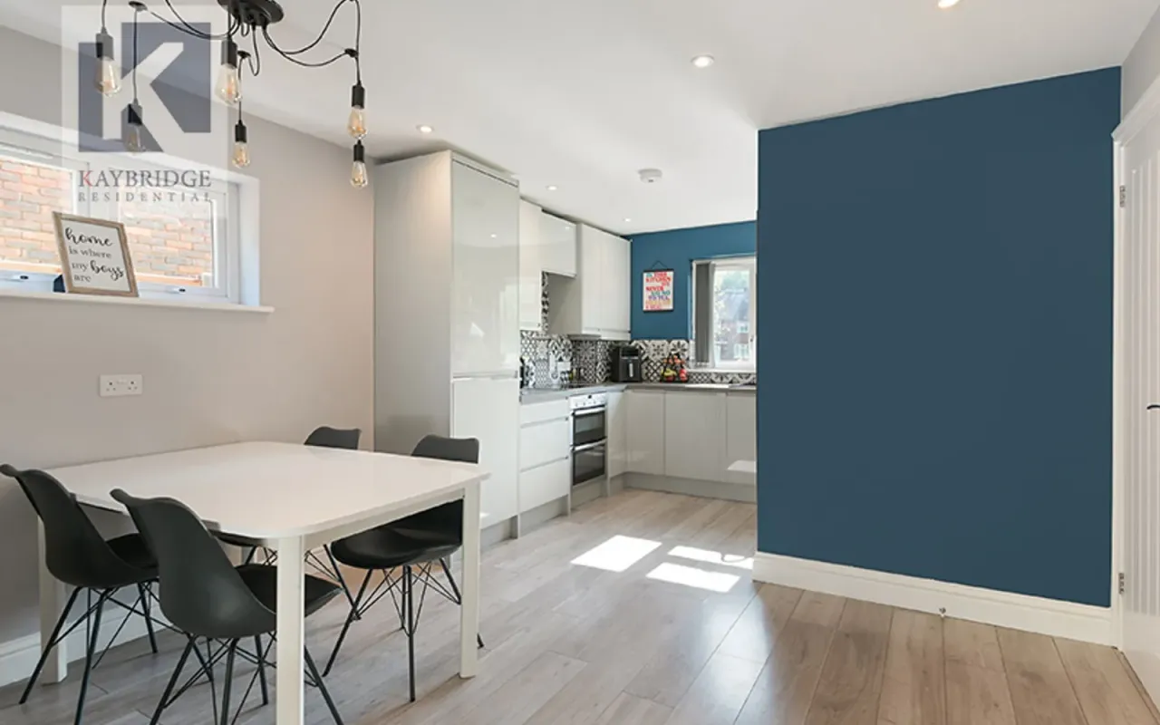 Dale View, Headley, KT18, photo 8