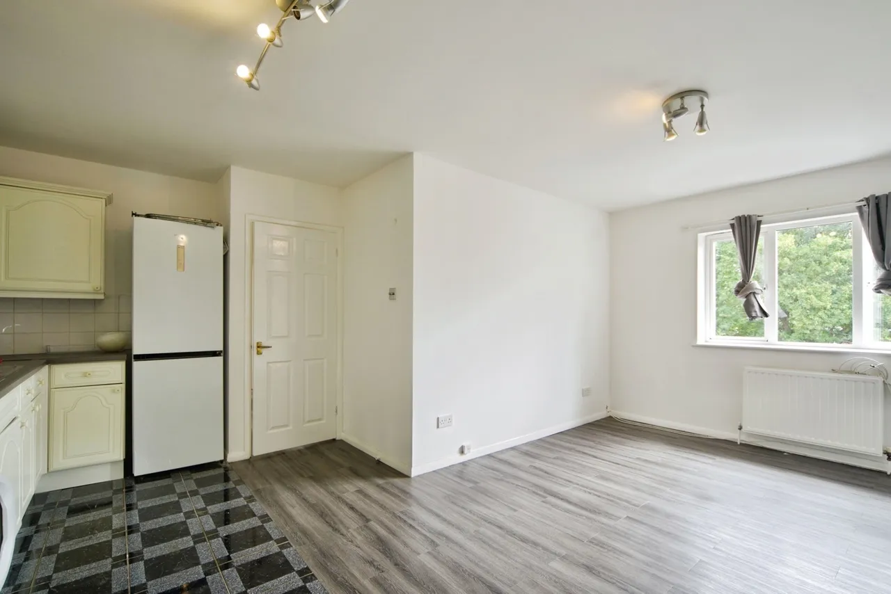 Hitchman House, 19A Collier Row Road, Romford, RM5, photo 6