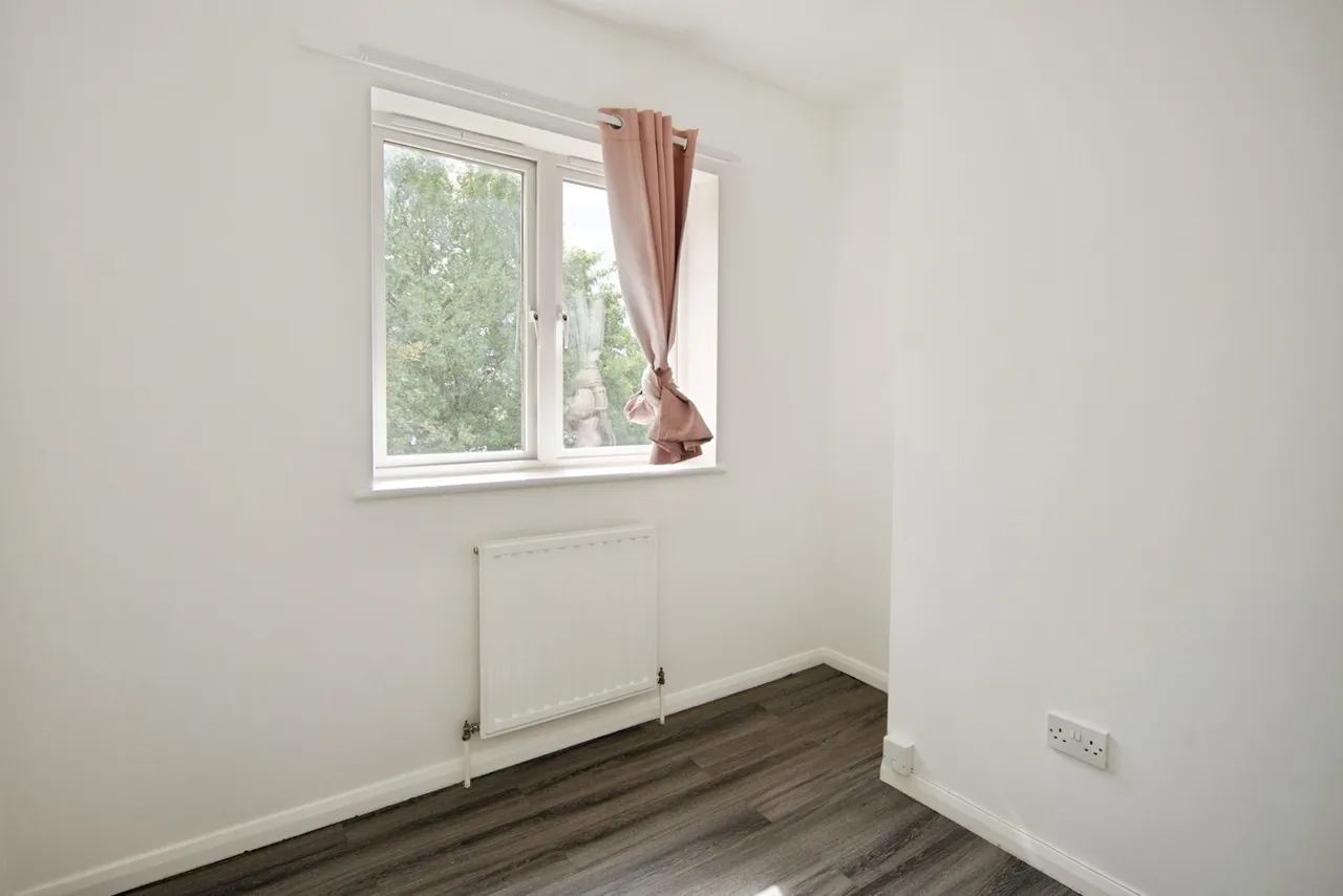 Hitchman House, 19A Collier Row Road, Romford, RM5, photo 11