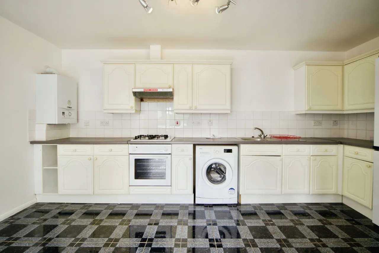 Hitchman House, 19A Collier Row Road, Romford, RM5, photo 3