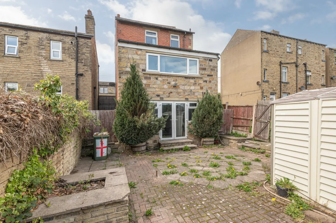 Sheepridge Road, Huddersfield, photo 6