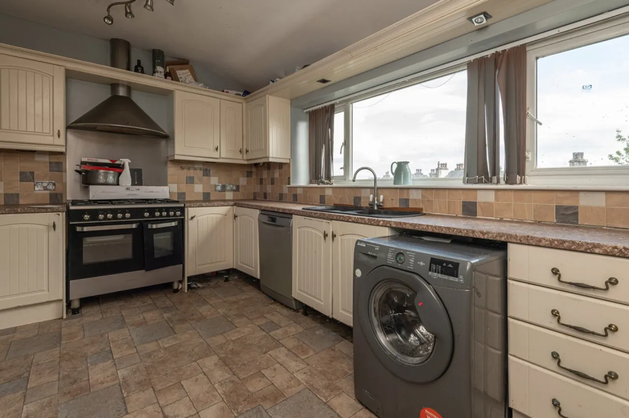 Sheepridge Road, Huddersfield, photo 3