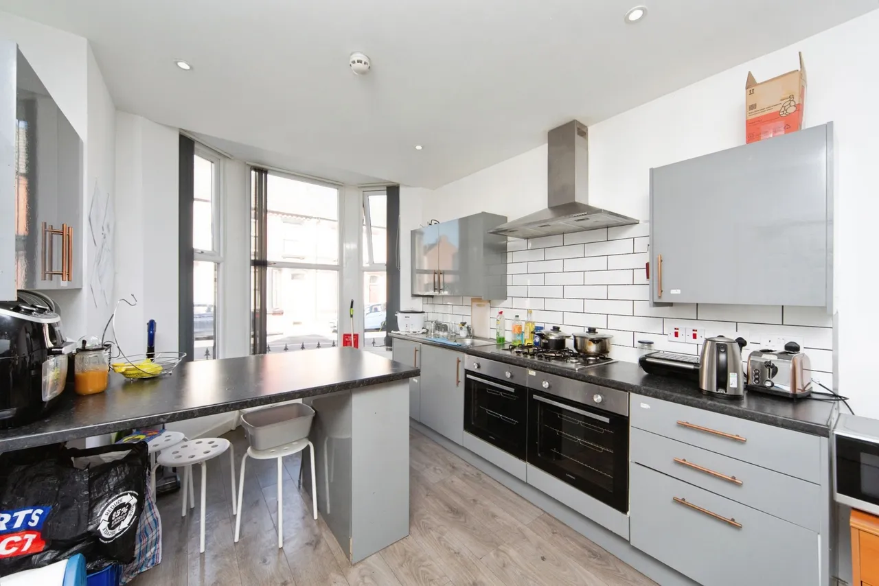 Molyneux Road, Kensington, L6, photo 9